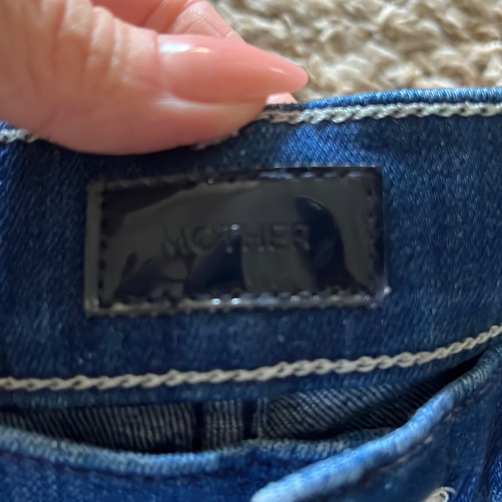 Mother denim crop fray pet free smoke free